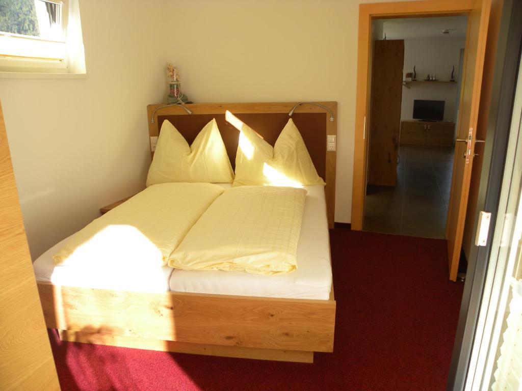 Ferienwohnungen Mitterer Weissensee Habitación foto